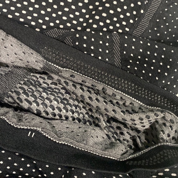 Athleta Black & White Tank Size Medium - Picture 5 of 7